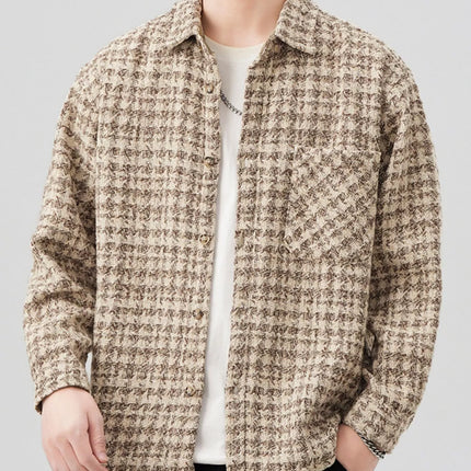 Men's plus size button up shirt with chest pocket in beige houndstooth pattern, oversized fit, made of cotton blend